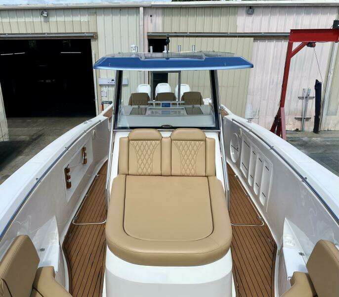 2023 Fishing Raptor 390 Solarium