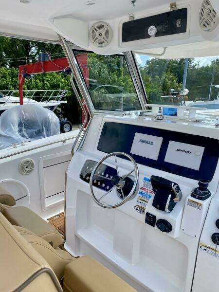 2023 Fishing Raptor 390 Solarium