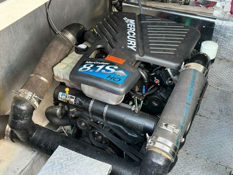 2002 Regal Commodore 3860