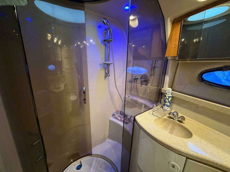 2002 Regal Commodore 3860