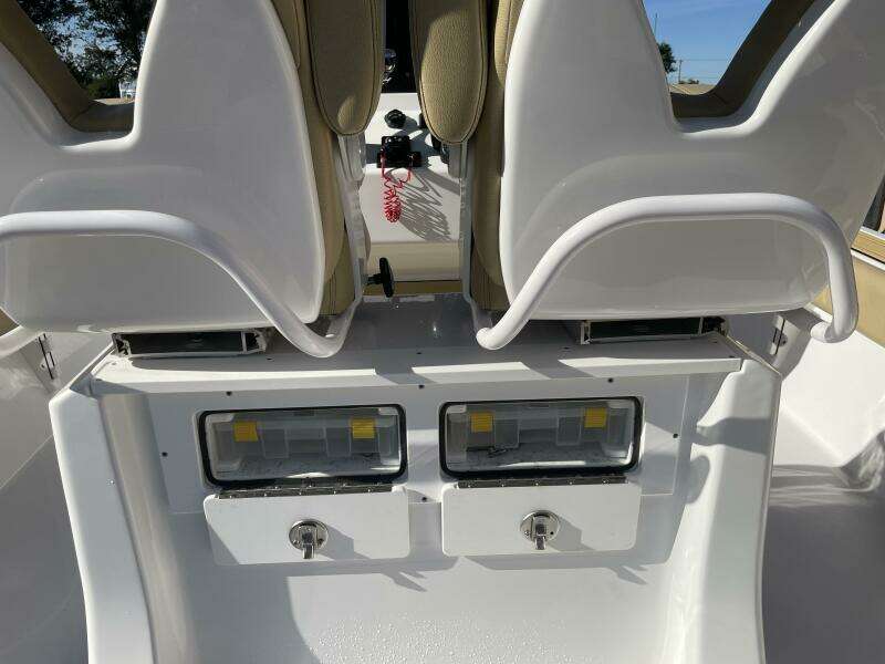 2023 Sportsman Masters 267 Bay Boat