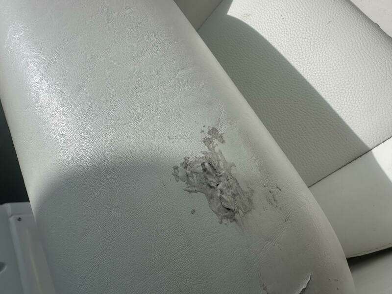 2014 Sea Hunt 27 Gamefish Forward Seating