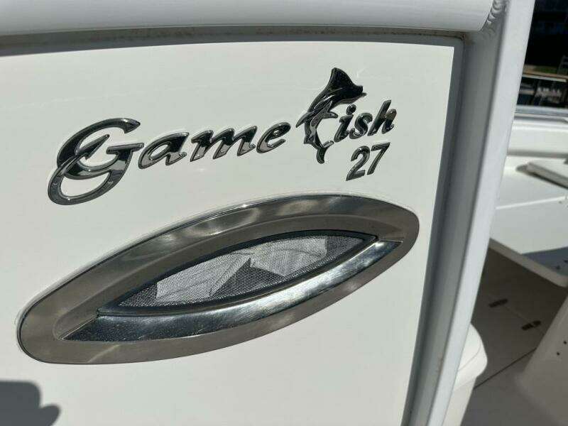 2014 Sea Hunt 27 Gamefish Forward Seating