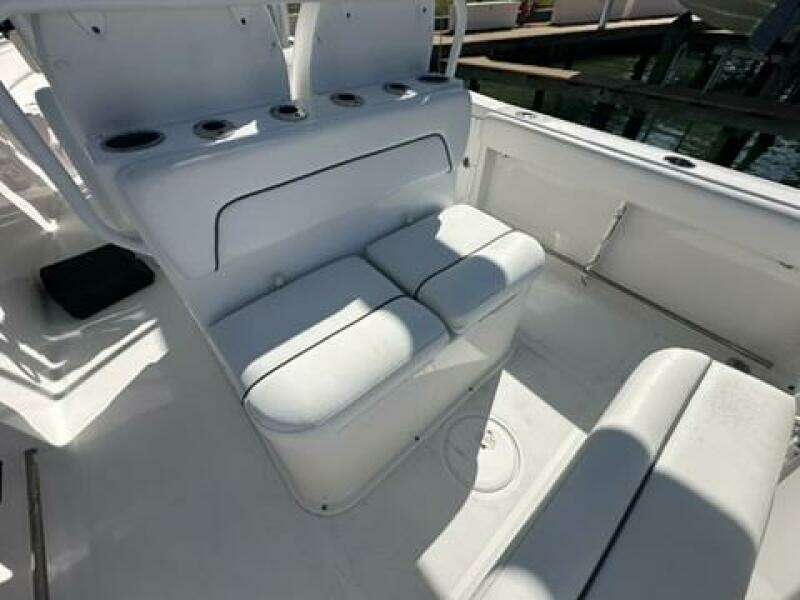 2014 Sea Hunt 27 Gamefish Forward Seating