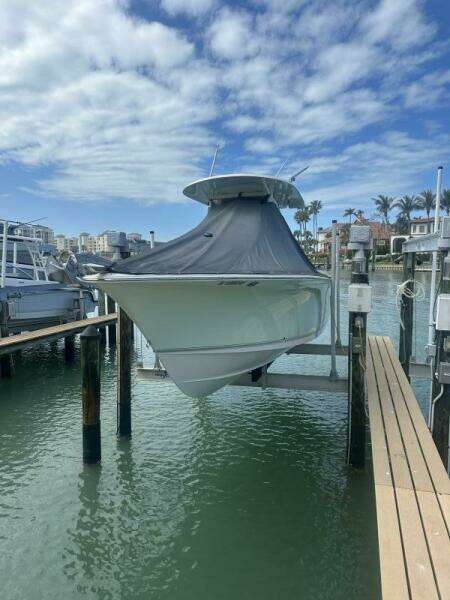 2014 Sea Hunt 27 Gamefish Forward Seating