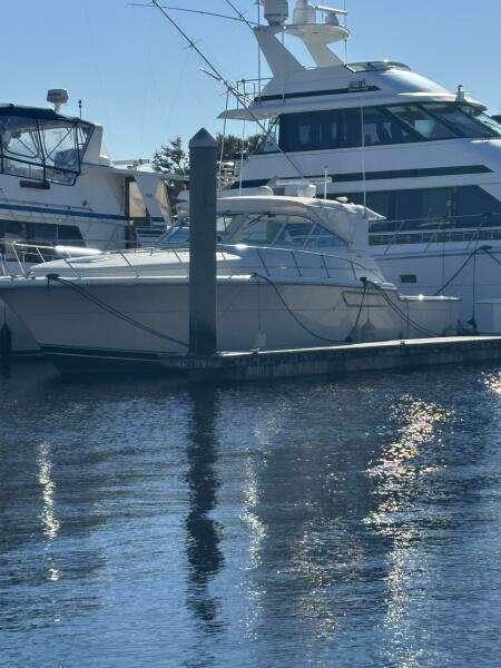 1993 Tiara Yachts 4300 Convertible