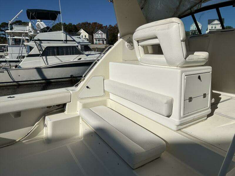 1993 Tiara Yachts 4300 Convertible