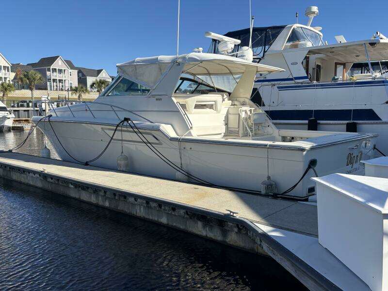 1993 Tiara Yachts 4300 Convertible