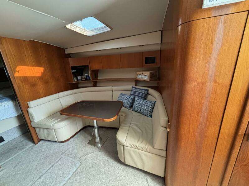 1993 Tiara Yachts 4300 Convertible