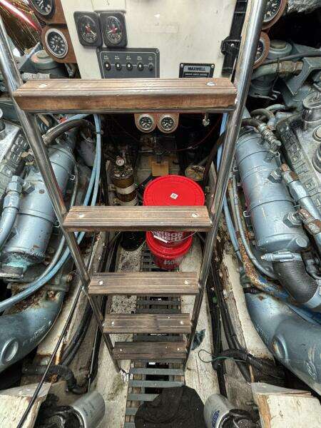 1993 Tiara Yachts 4300 Convertible