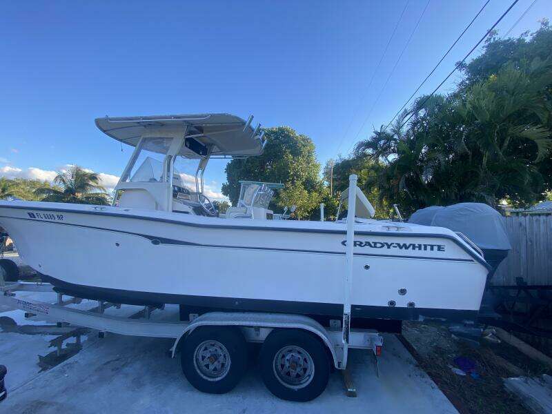 2007 Grady-White Chase 273