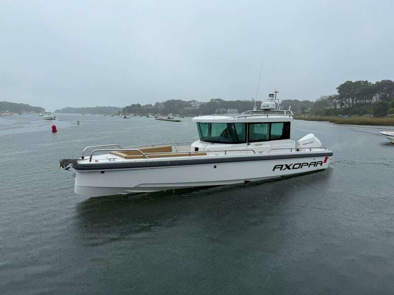 2020 Axopar 28 Cabin w/Wet Bar