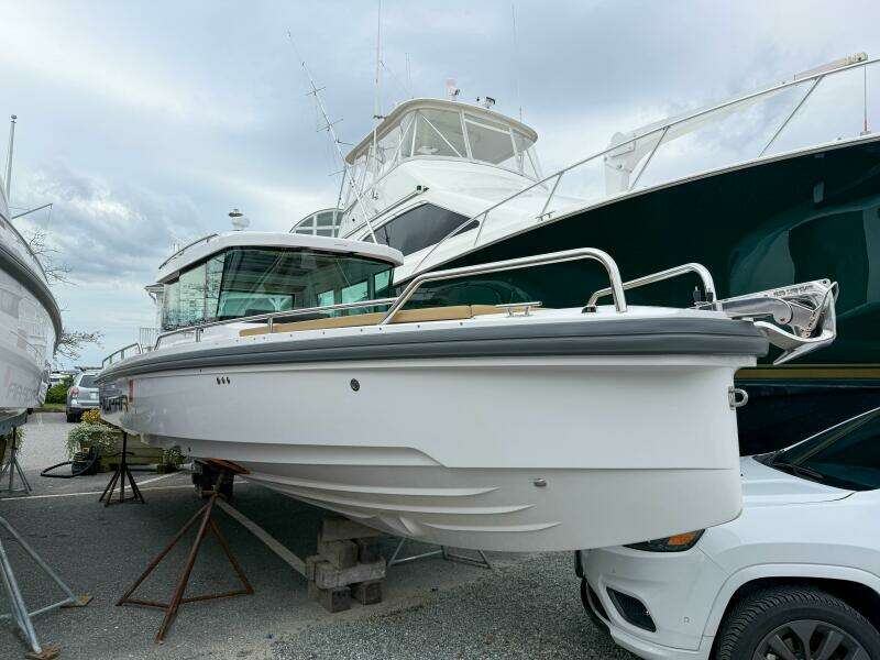 2020 Axopar 28 Cabin w/Wet Bar