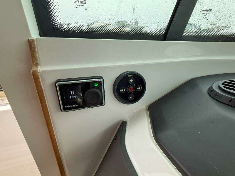 2020 Axopar 28 Cabin w/Wet Bar