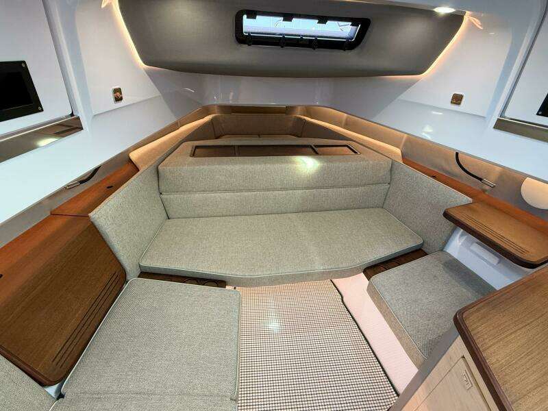 2024 Axopar 45 XC Cross Cabin