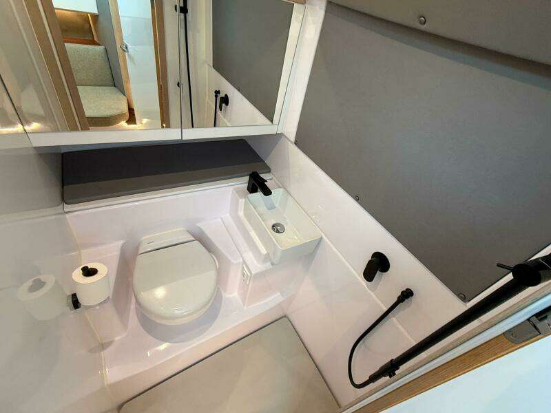 2024 Axopar 45 XC Cross Cabin