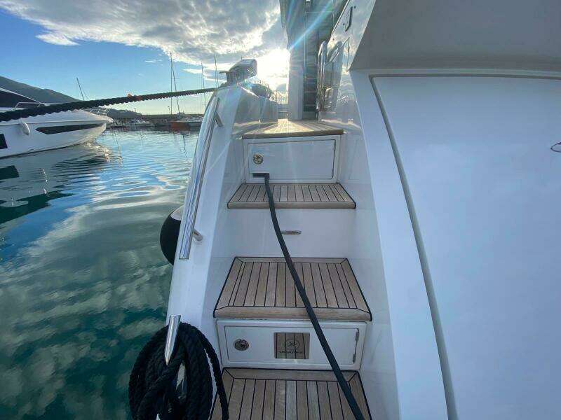 2016 Azimut 77S