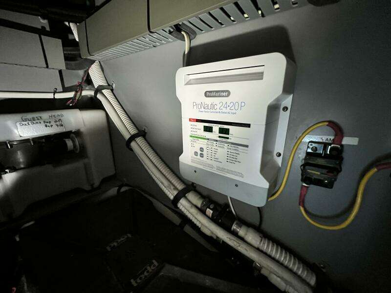 2003 Sea Ray 480 Sedan Bridge