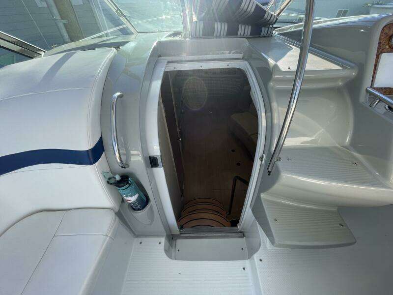 2011 Formula 34PC Companionway hatch