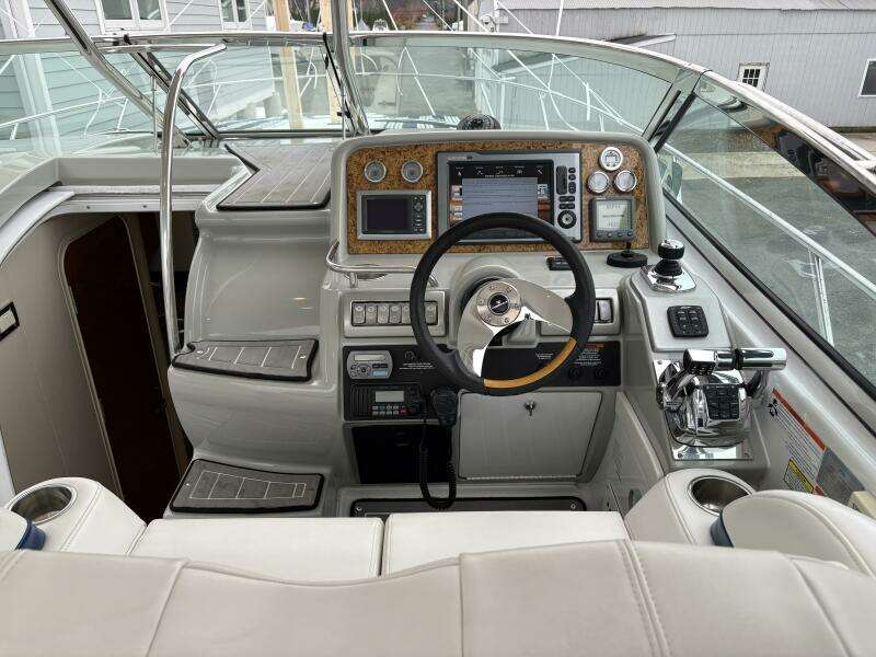 2011 Formula 34PC helm