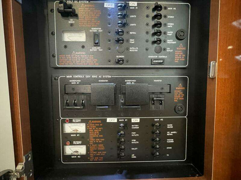 2011 Formula 34PC electronics panel