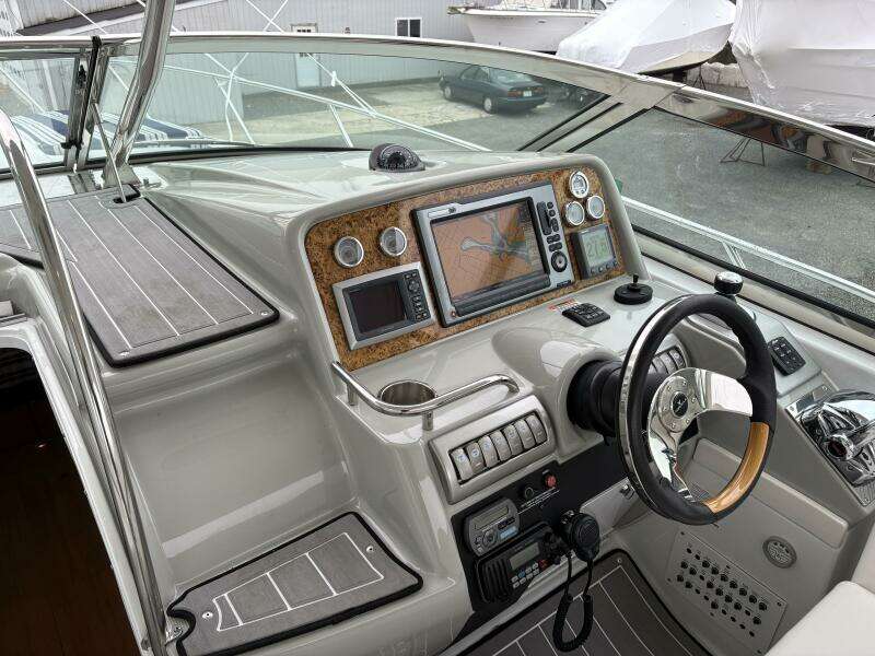 2011 Formula 34PC helm