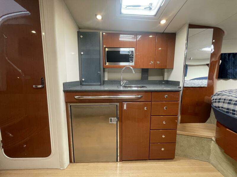 2011 Formula 34PC galley