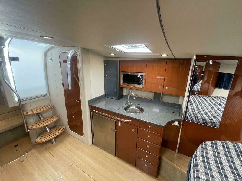 2011 Formula 34PC galley