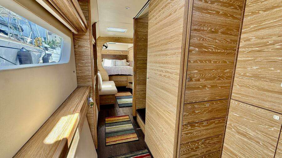 2017 Xquisite Yachts X5