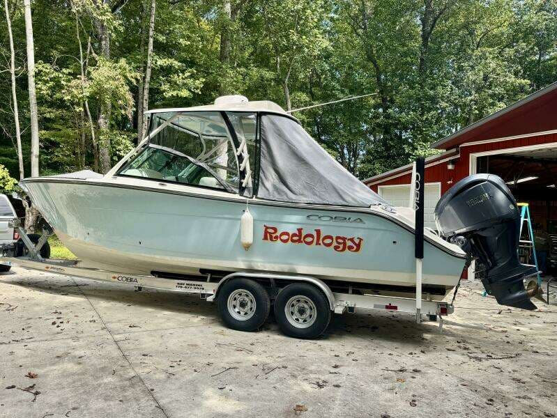 2022 Cobia 280 DC