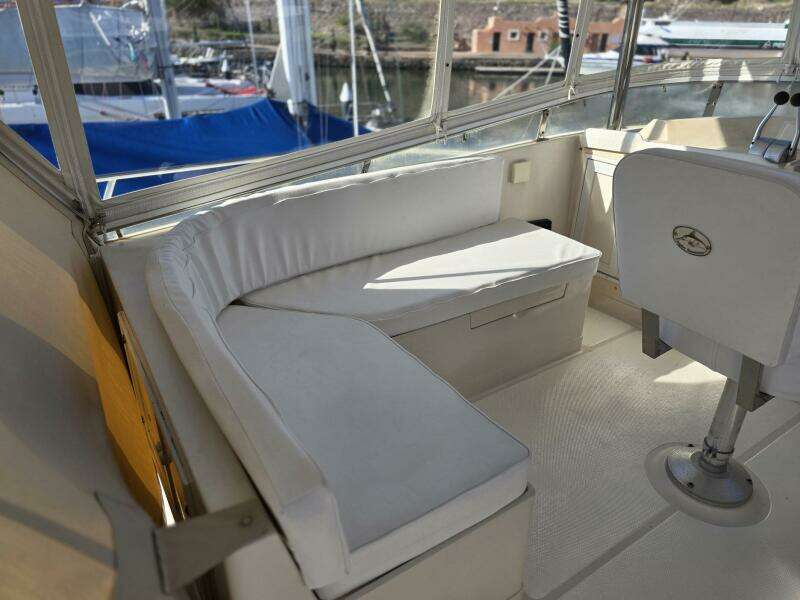 1989 Offshore Yachts 48 Sedan