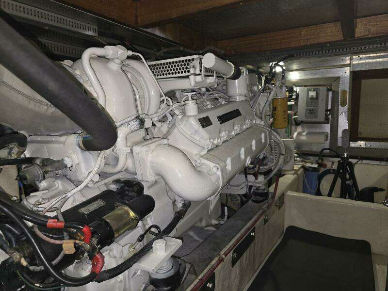 1989 Offshore Yachts 48 Sedan