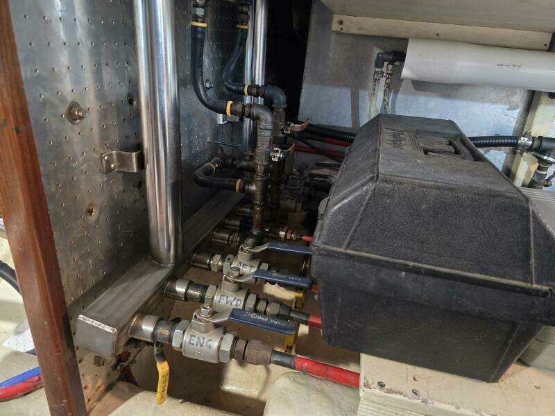 1989 Offshore Yachts 48 Sedan