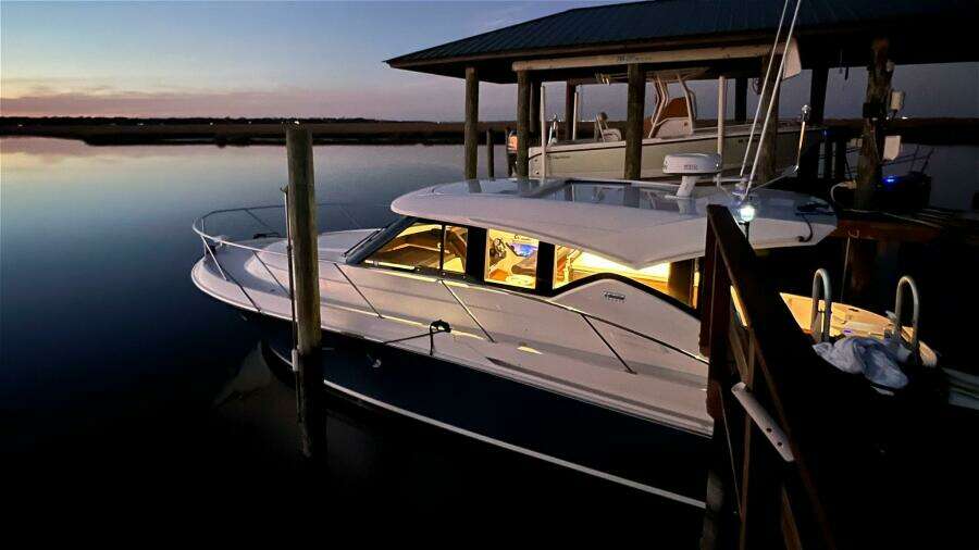 2017 Tiara Yachts C39 Coupe