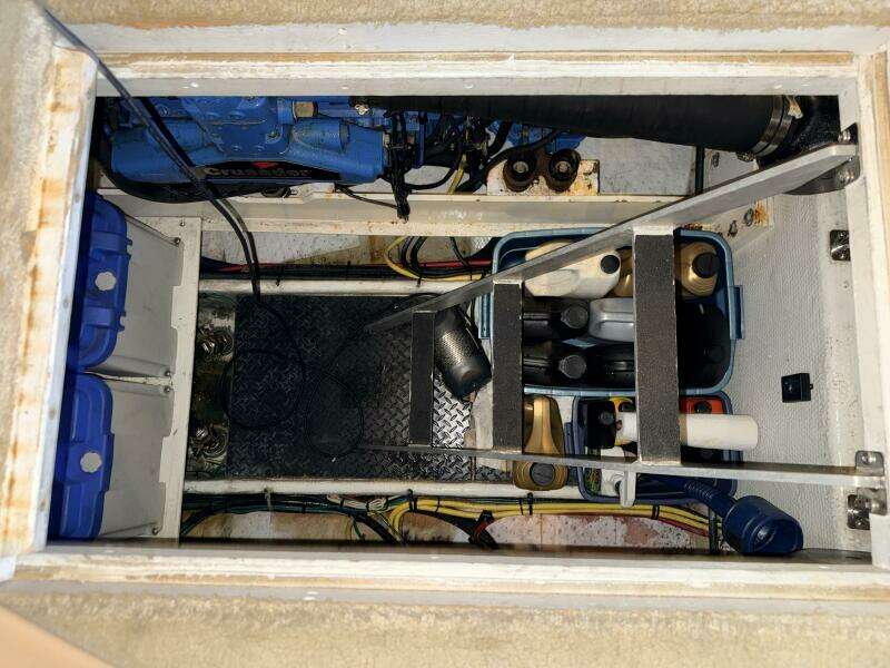 2006 Silverton 38 Sport Bridge