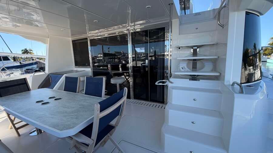 2025 Aquila 54 ENCLOSED BRIDGE