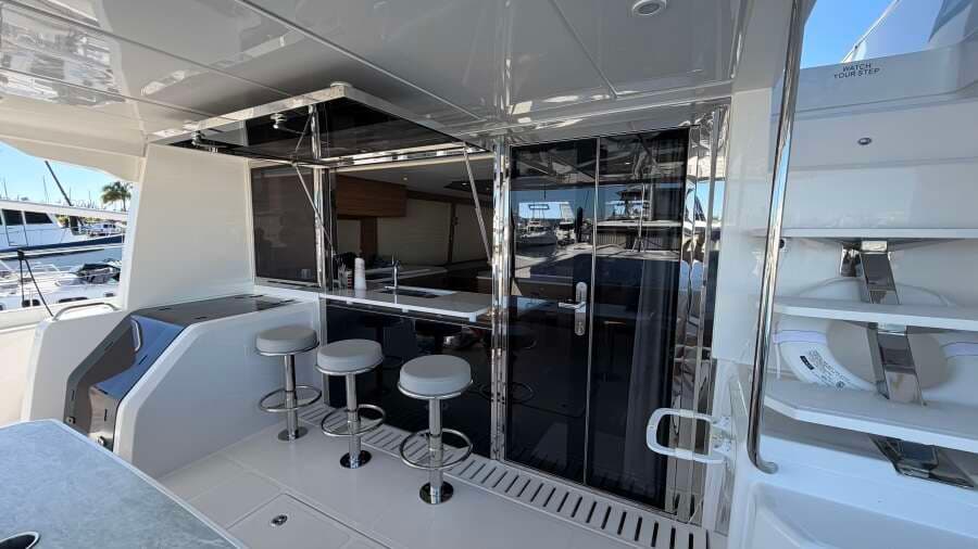 2025 Aquila 54 ENCLOSED BRIDGE