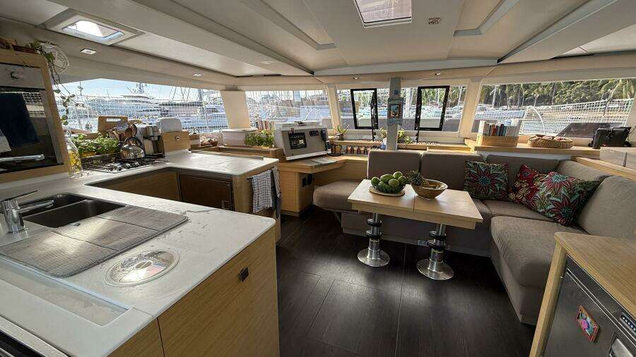 2024 Fountaine Pajot Astrea 42
