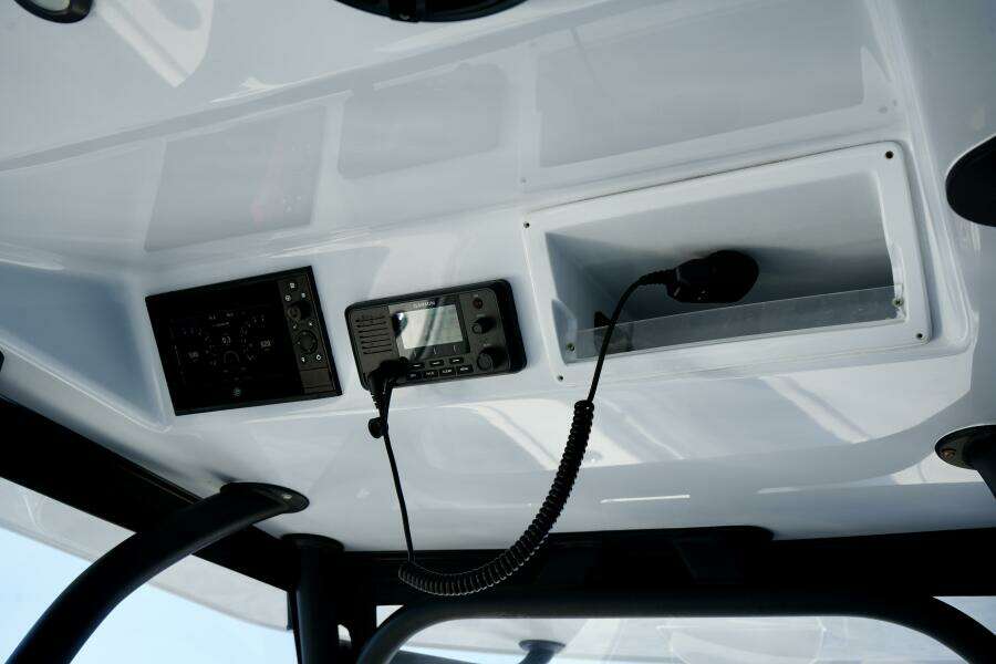 Yellowfin 32 Luhn 32- Center Console Electronics