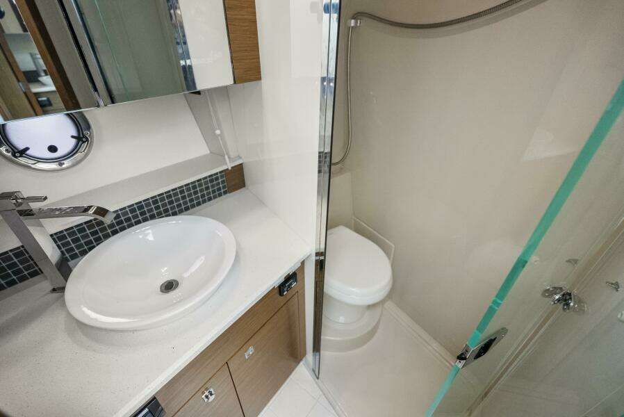 2014 Cruisers Yachts 