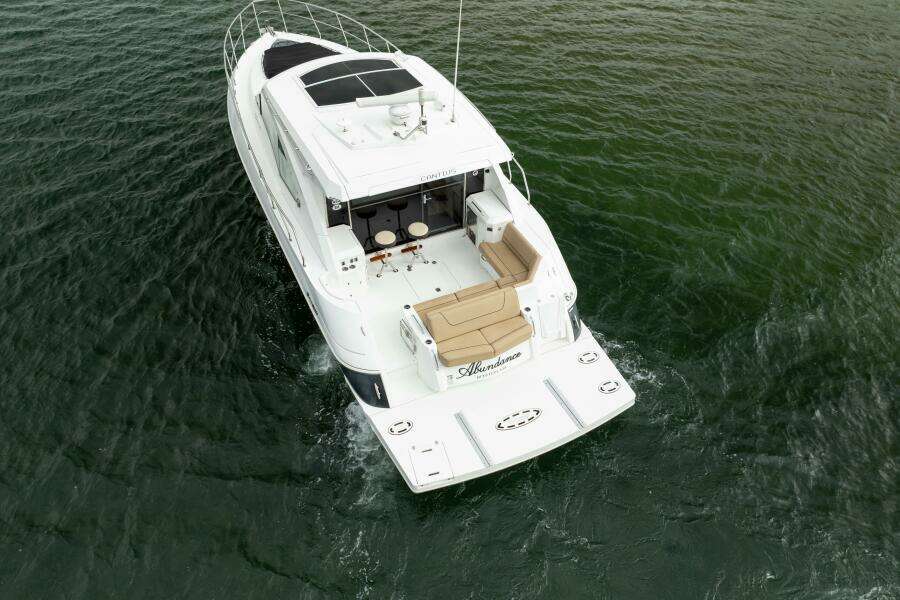 2014 Cruisers Yachts 