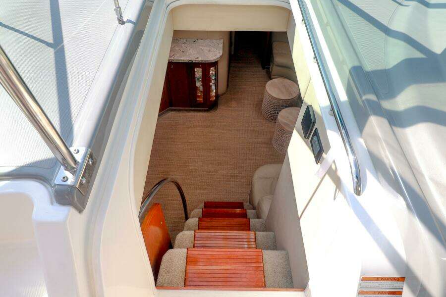 2007 Cruisers 520 Express