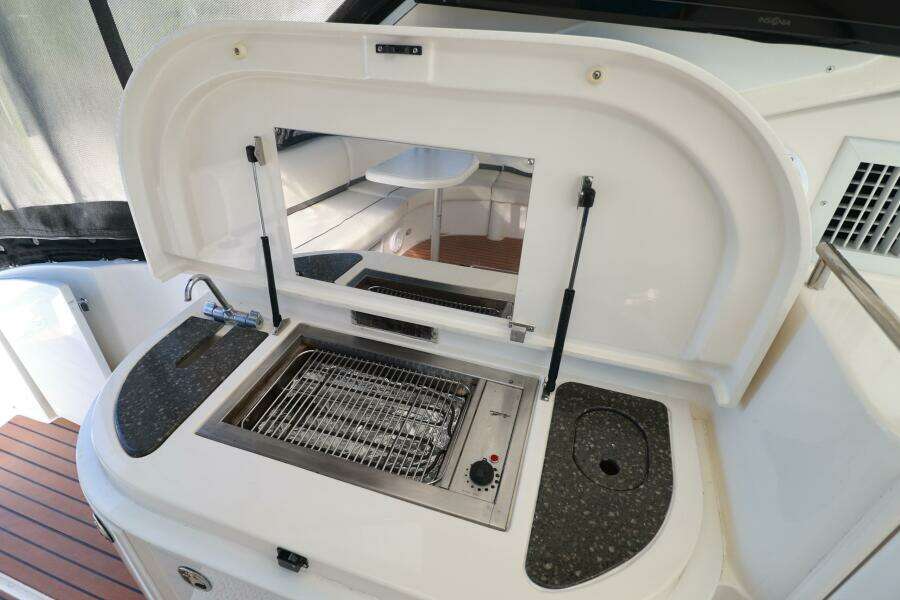 2007 Cruisers 520 Express