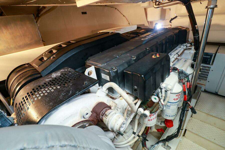 2007 Cruisers 520 Express