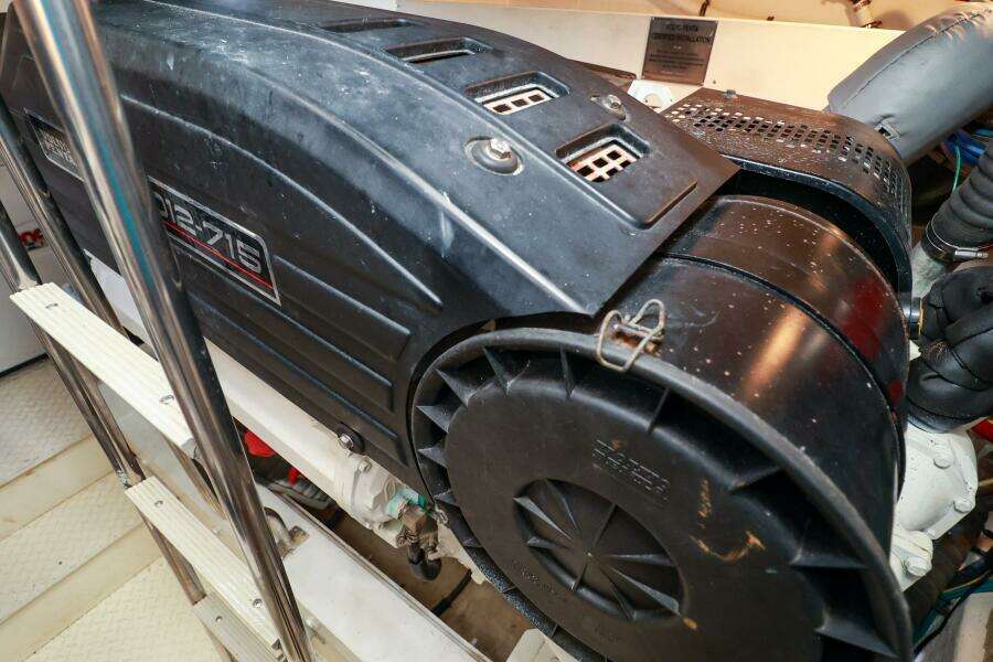 2007 Cruisers 520 Express