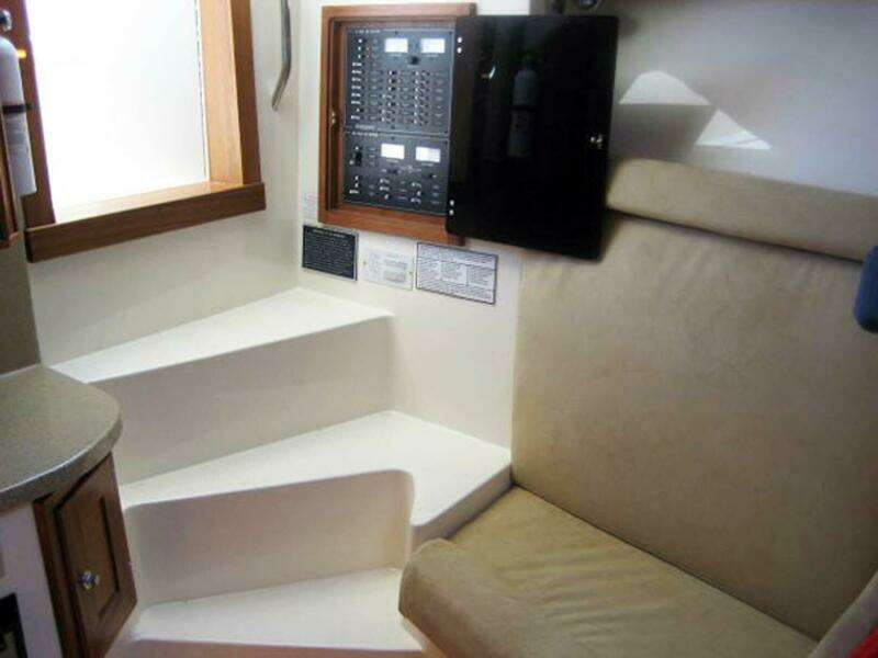 2005 Albemarle 310 Sport Fisherman