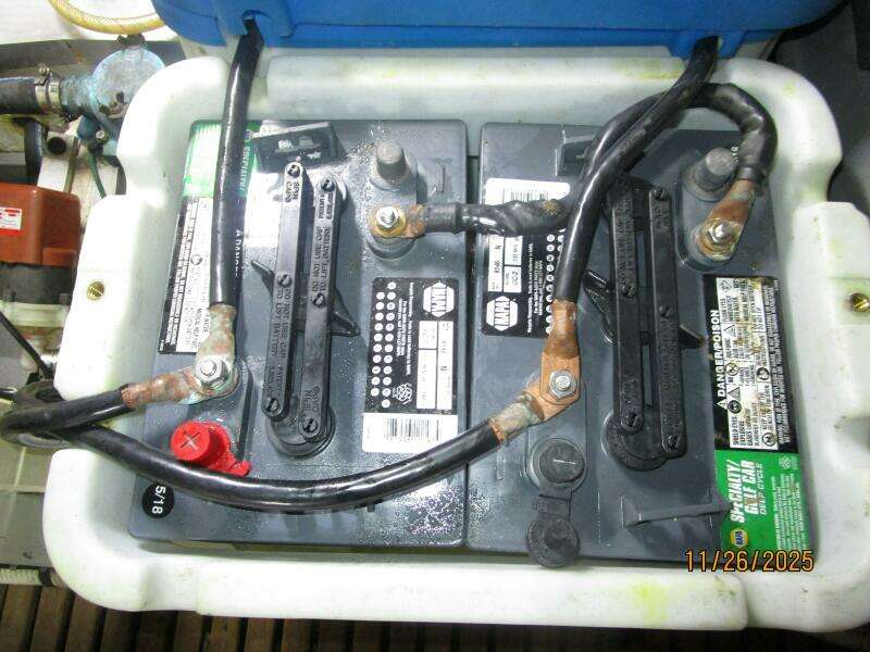 42' Grand Banks battery bank1