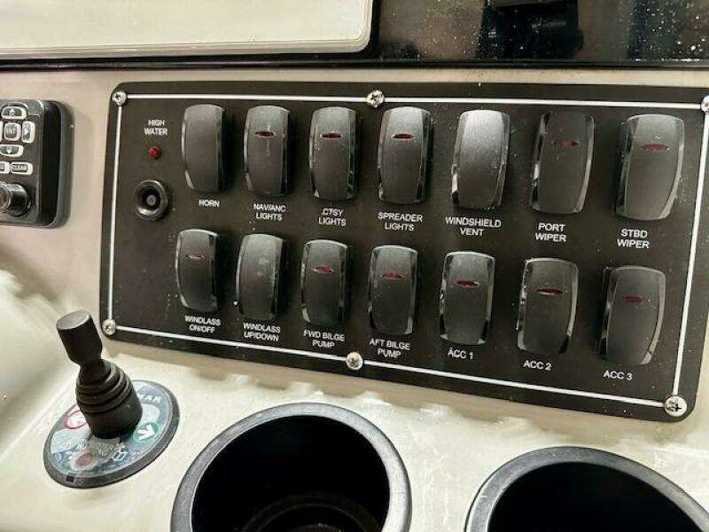 2016 Boston Whaler 285 Conquest