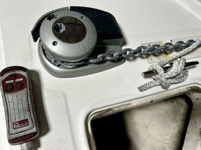 2016 Boston Whaler 285 Conquest