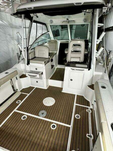 2016 Boston Whaler 285 Conquest